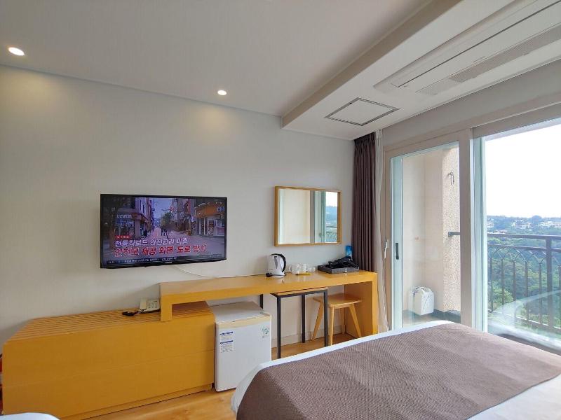 Hotel Lavender Jeju image