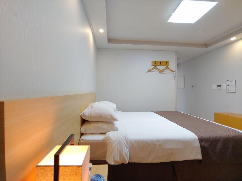 Hotel Lavender Jeju image