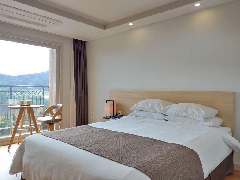 Hotel Lavender Jeju image
