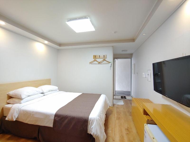 Hotel Lavender Jeju image