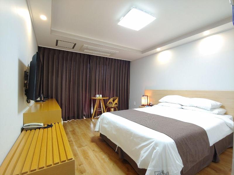 Hotel Lavender Jeju image