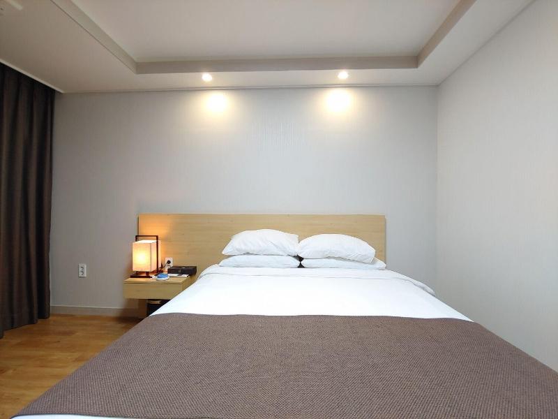 Hotel Lavender Jeju image