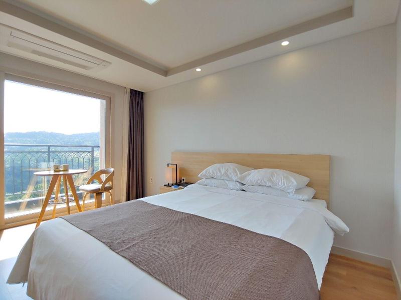 Hotel Lavender Jeju image