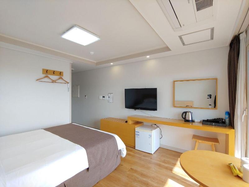Hotel Lavender Jeju image