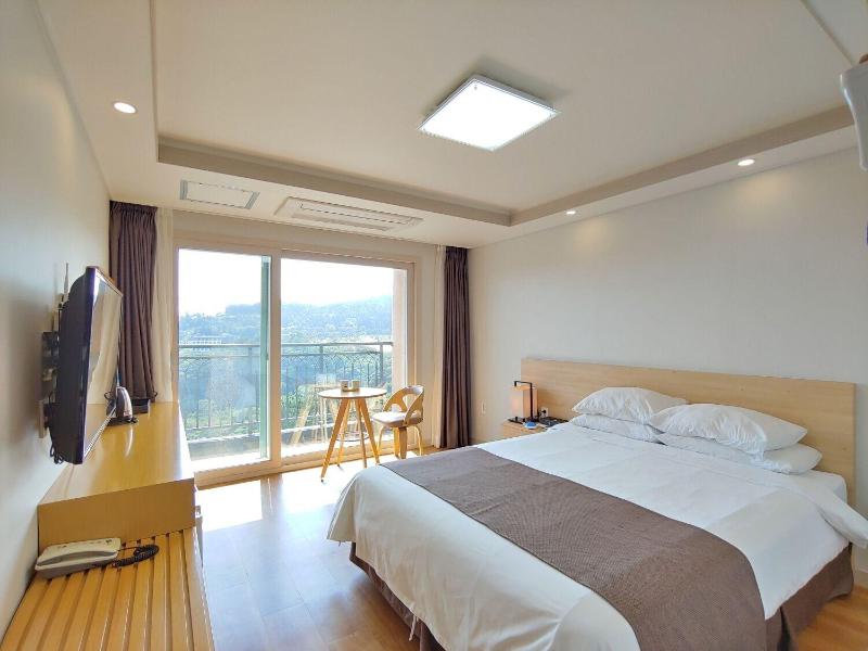 Hotel Lavender Jeju image