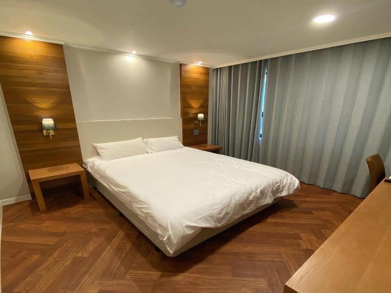 Emerald Hotel — photo 22
