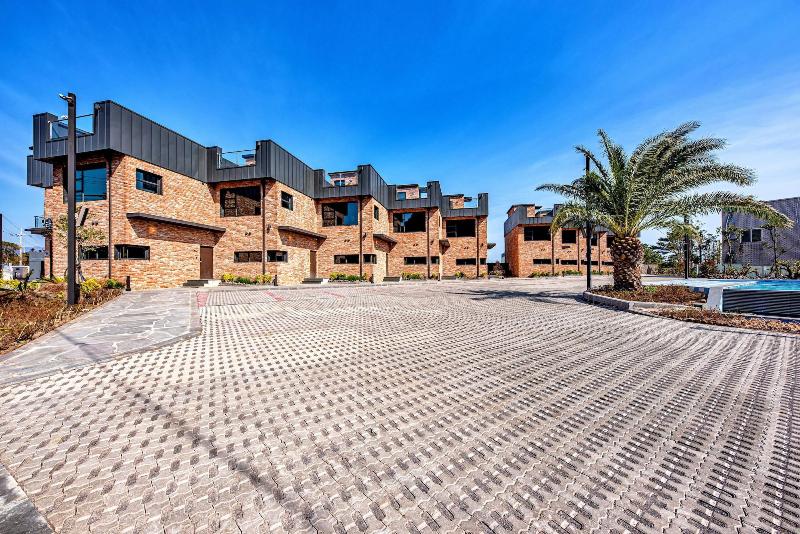 Ocean Brick image