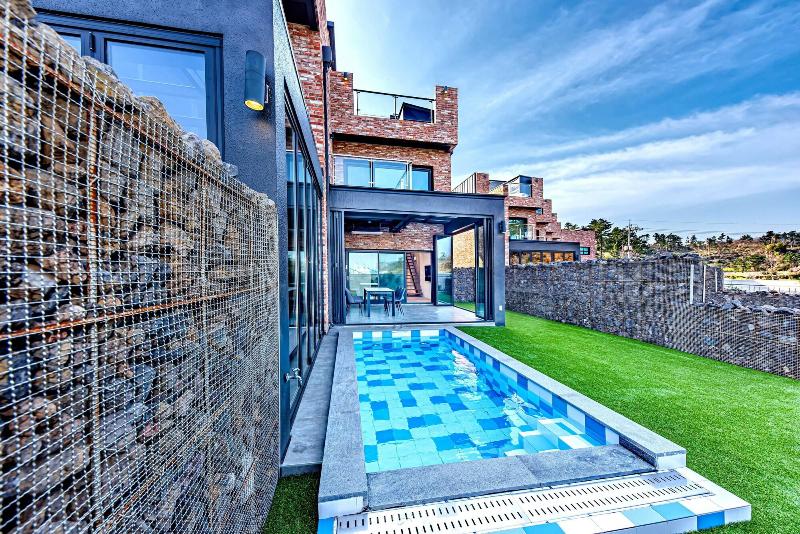 Ocean Brick image