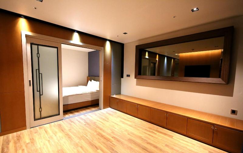 Sea Cruise Hotel image