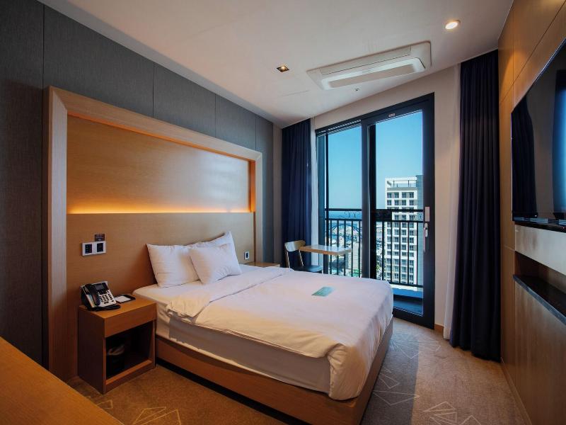Sea Cruise Hotel image