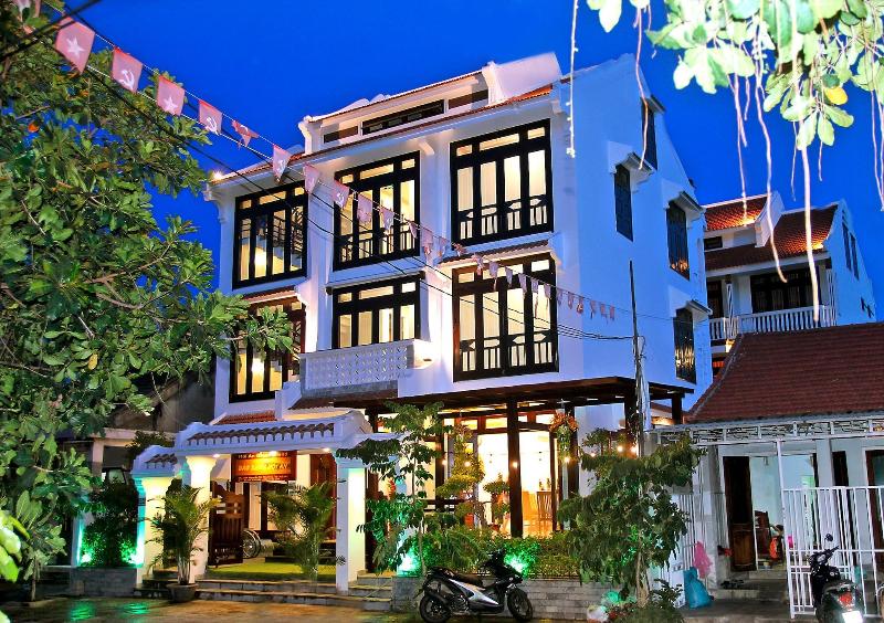 Green Island Hoian Villa image