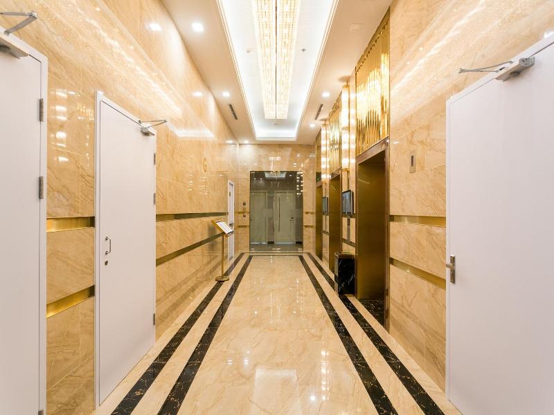 Vinhome Golden River Apartment - M'Homme image