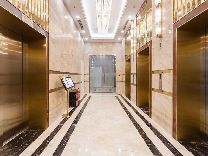 Vinhome Golden River Apartment - M'Homme image