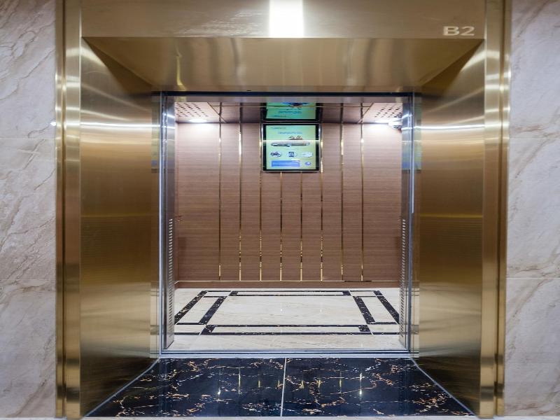 Vinhome Golden River Apartment - M'Homme image