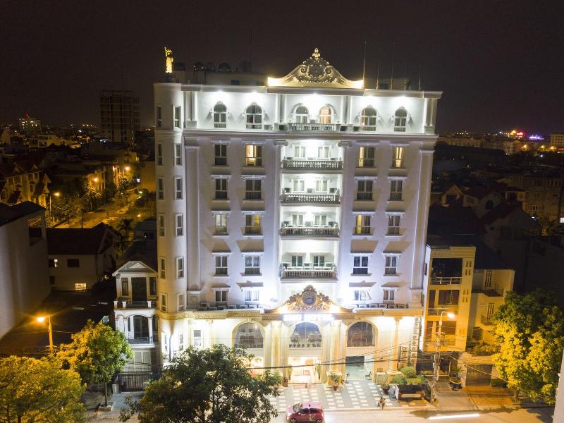 3Mg Lakeside Hotel