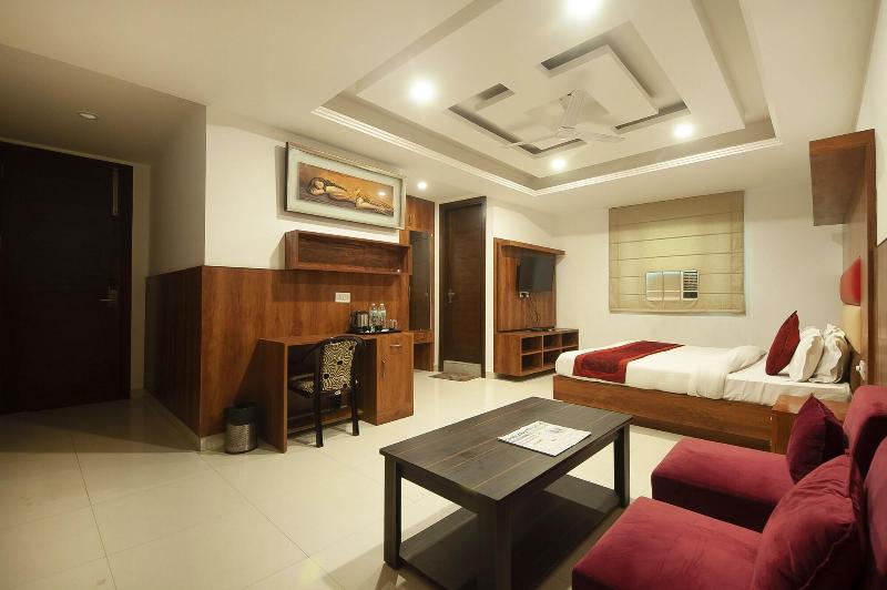 Hotel Urban Luxury image