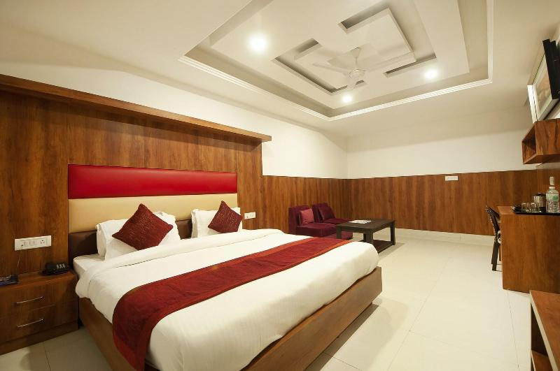 Hotel Urban Luxury image