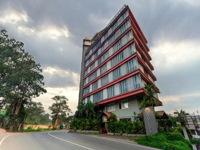 SinQ Edge, Dona Paula image