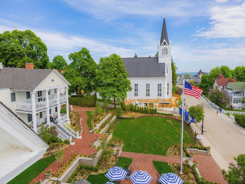 Harbour View Inn image