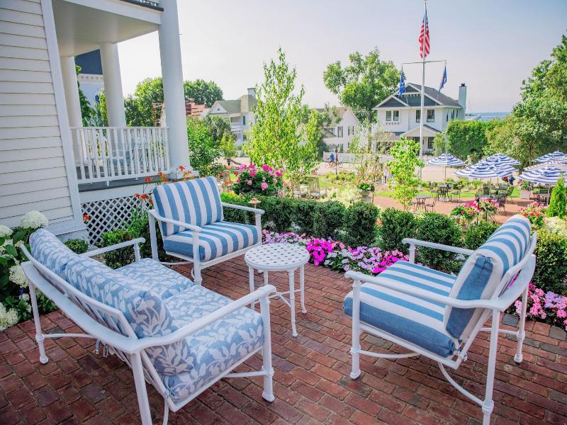 Harbour View Inn image