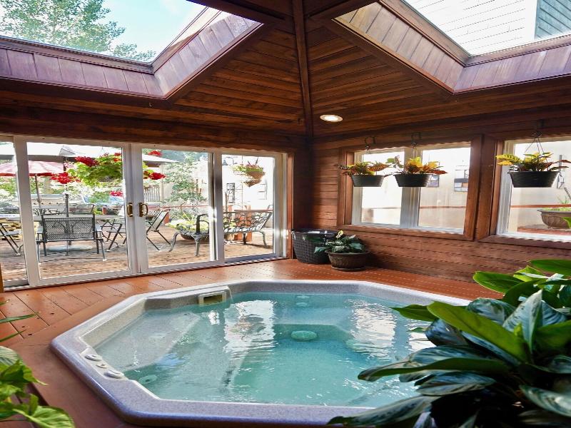 Frisco Inn On Galena Street image