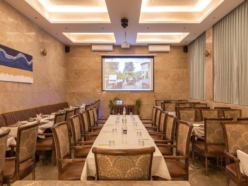 Hotel Rock Regency Mount Abu - A Boutique Rodetel