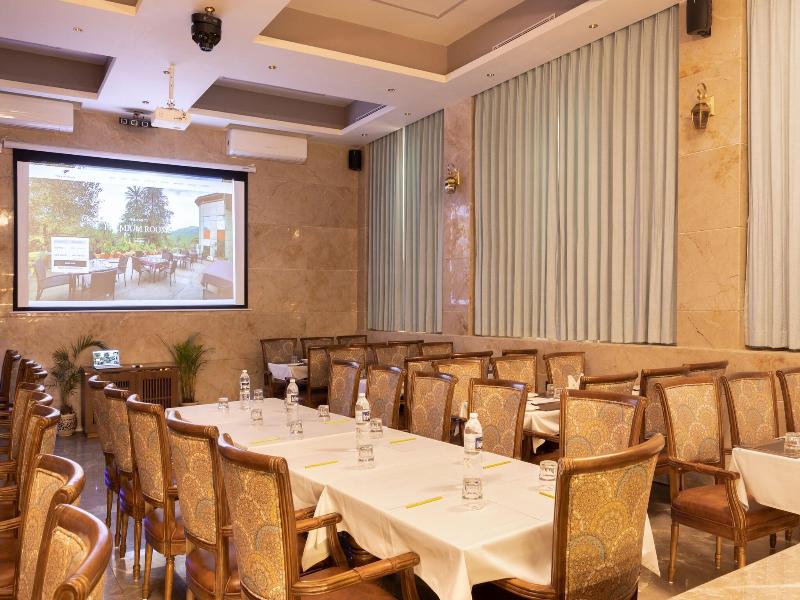 Hotel Rock Regency Mount Abu - A Boutique Rodetel