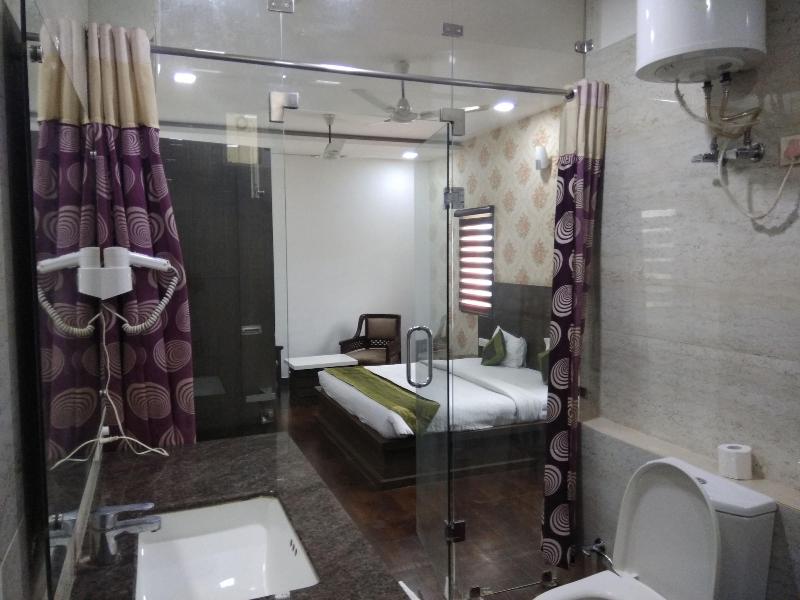 Hotel Heaven And Resort image