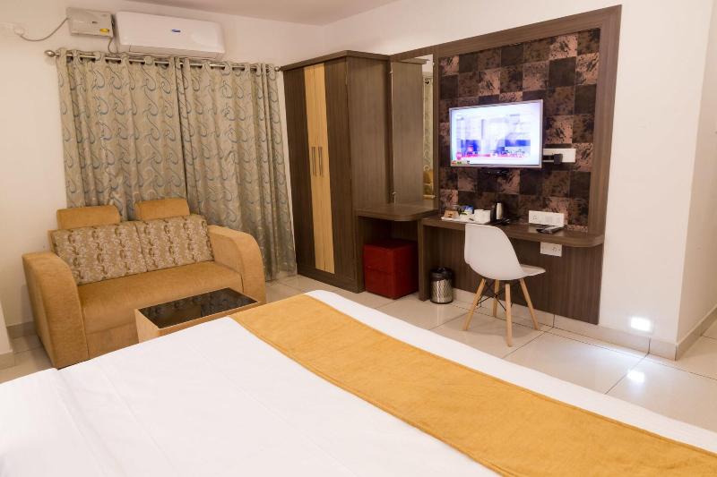 The Porch Inn Hotel & Service Apartments image
