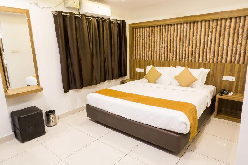 The Porch Inn Hotel & Service Apartments image