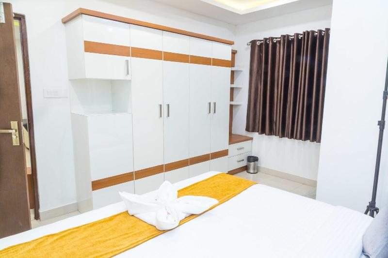 The Porch Inn Hotel & Service Apartments image