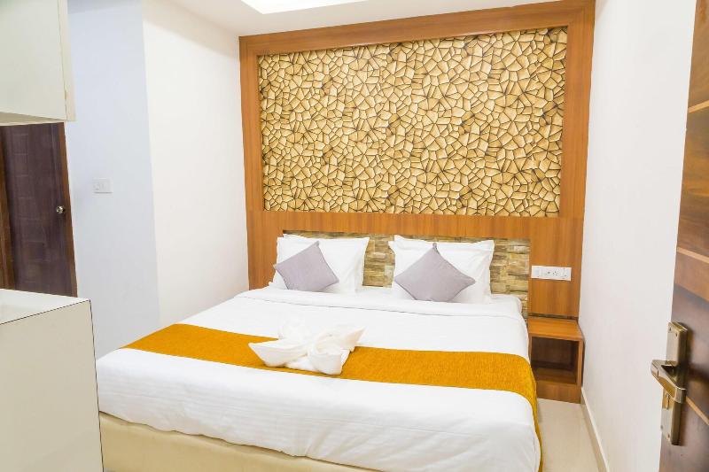 The Porch Inn Hotel & Service Apartments image