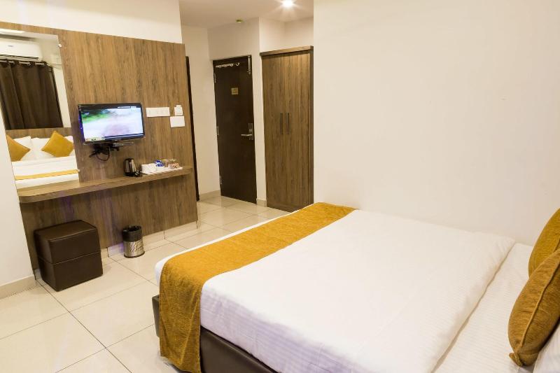 The Porch Inn Hotel & Service Apartments image