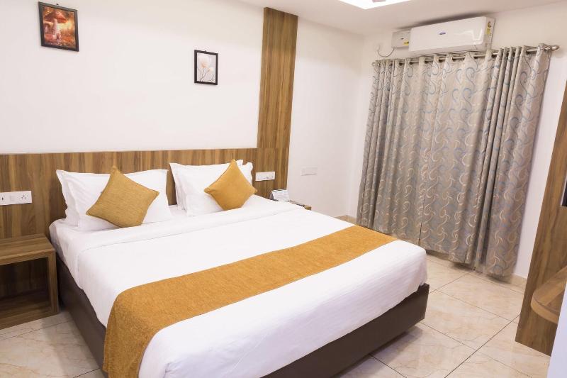 The Porch Inn Hotel & Service Apartments image