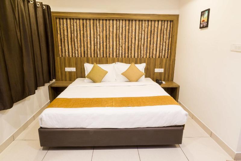 The Porch Inn Hotel & Service Apartments image
