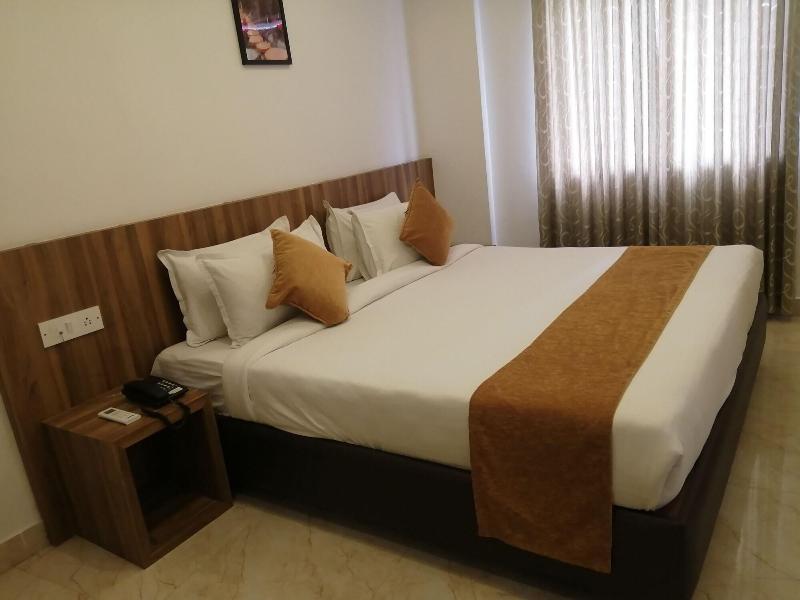 The Porch Inn Hotel & Service Apartments image