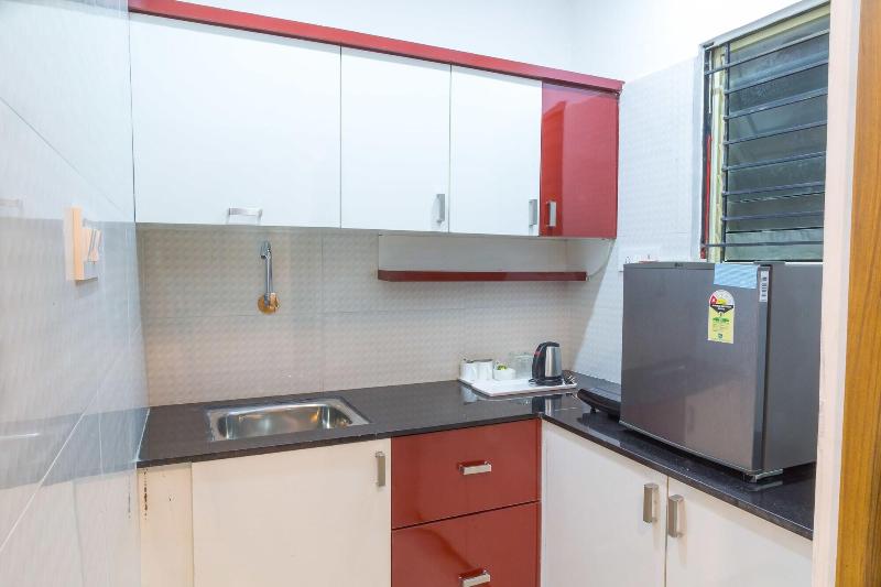 The Porch Inn Hotel & Service Apartments image