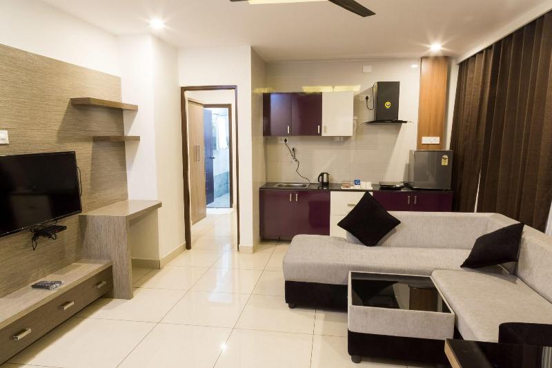 The Porch Inn Hotel & Service Apartments image