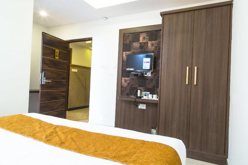 The Porch Inn Hotel & Service Apartments image