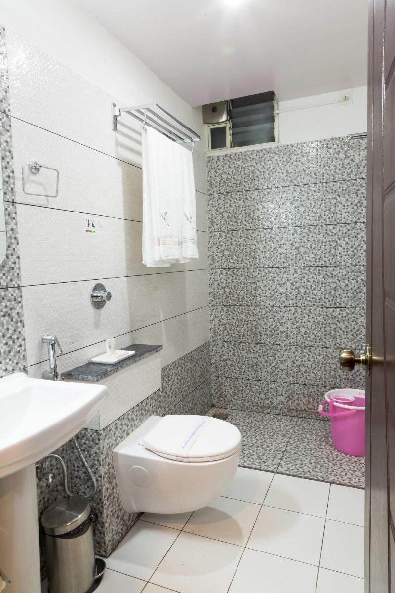 The Porch Inn Hotel & Service Apartments image