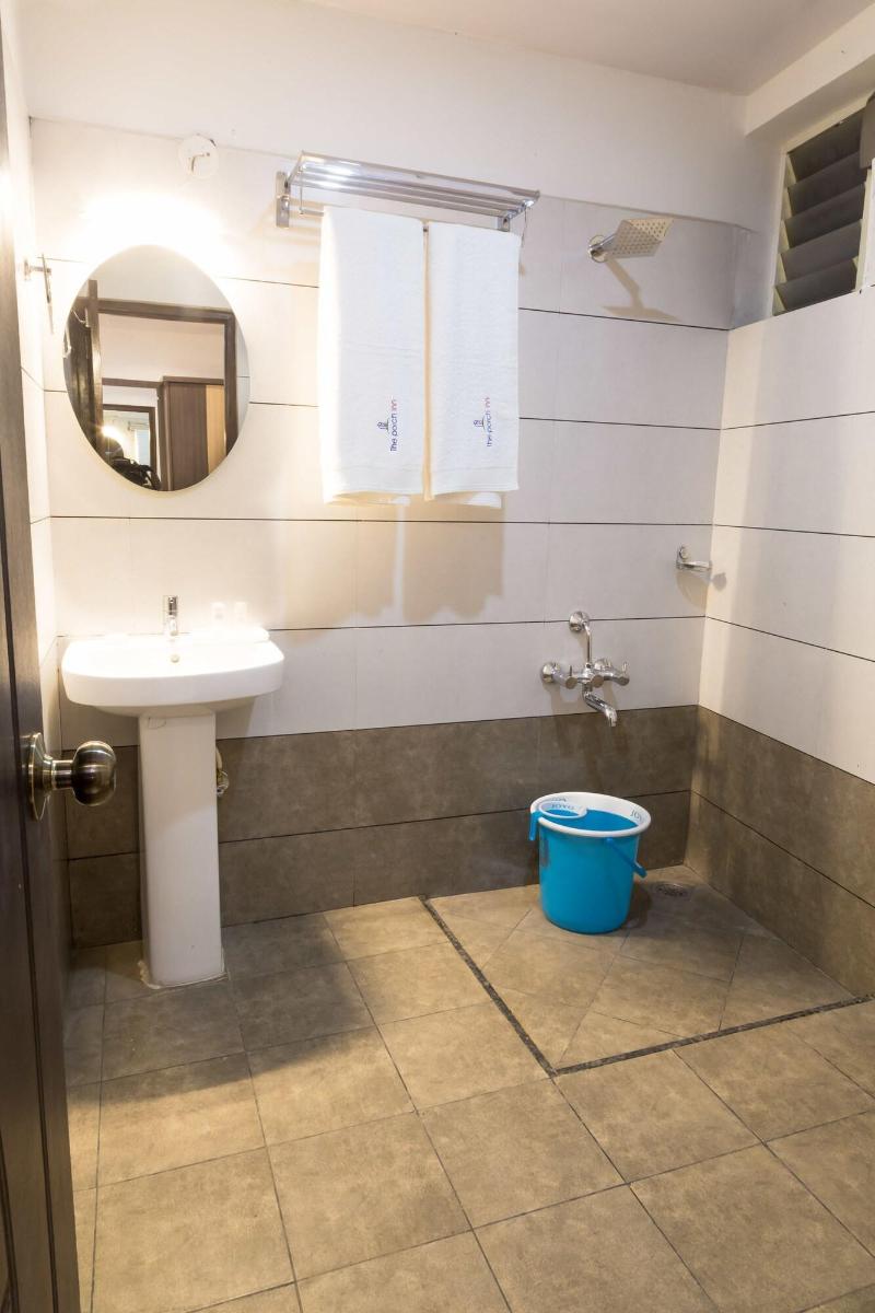 The Porch Inn Hotel & Service Apartments image