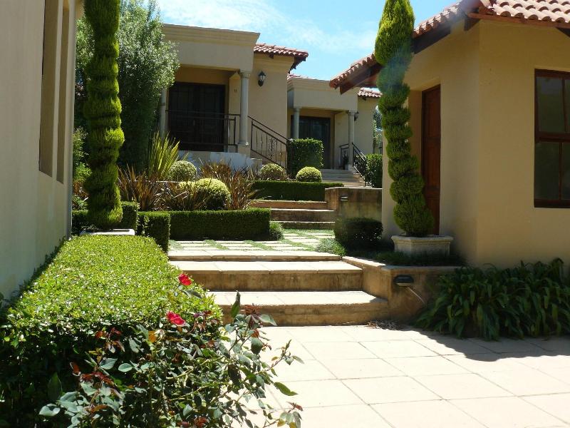 The Moon And Sixpence Garden Guest House image