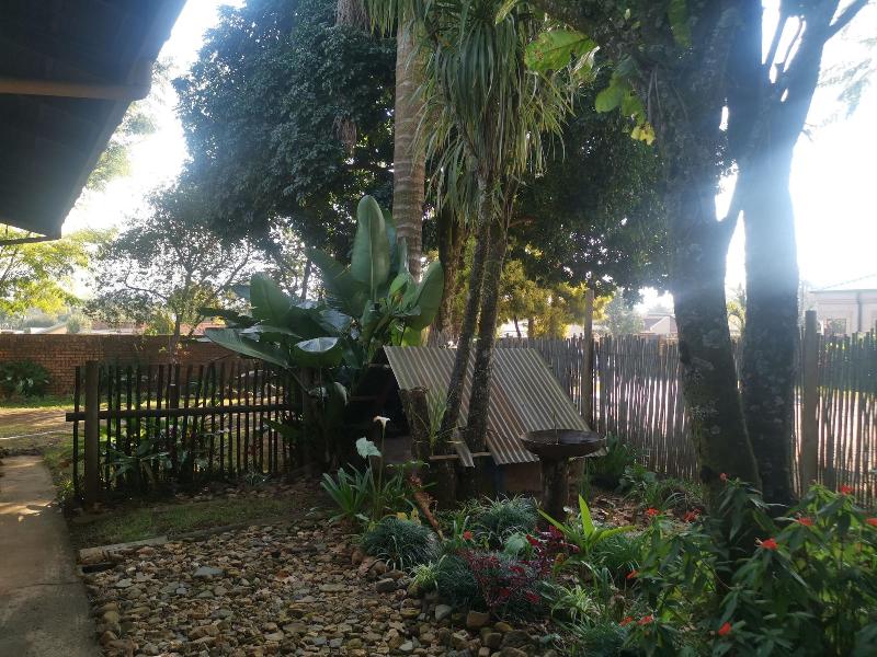 Autumn Breeze Manor image