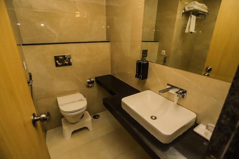 Hotel Aarunya Royale image