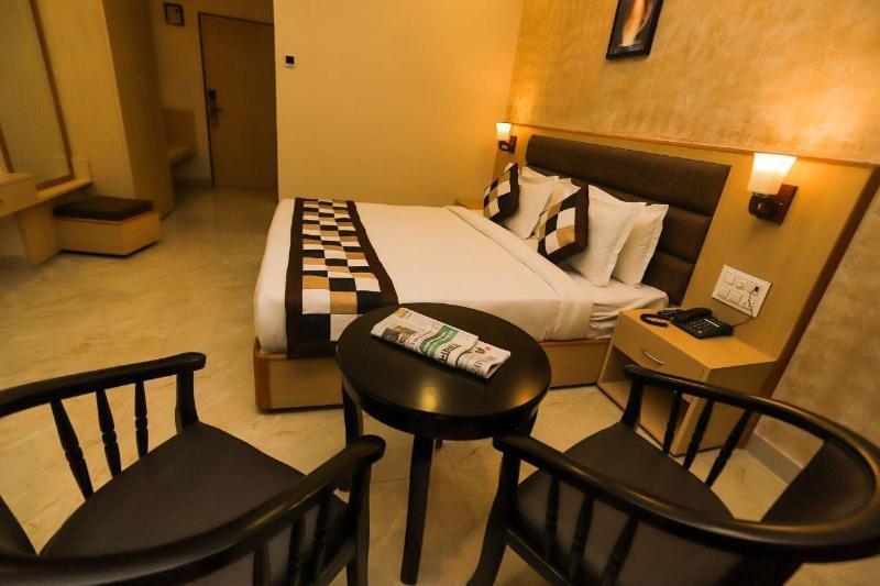Hotel Aarunya Royale image