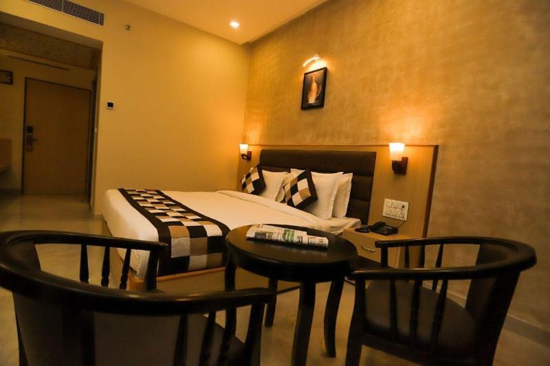 Hotel Aarunya Royale image