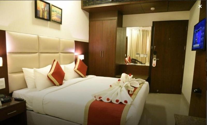 Hotel Mandarin Square image