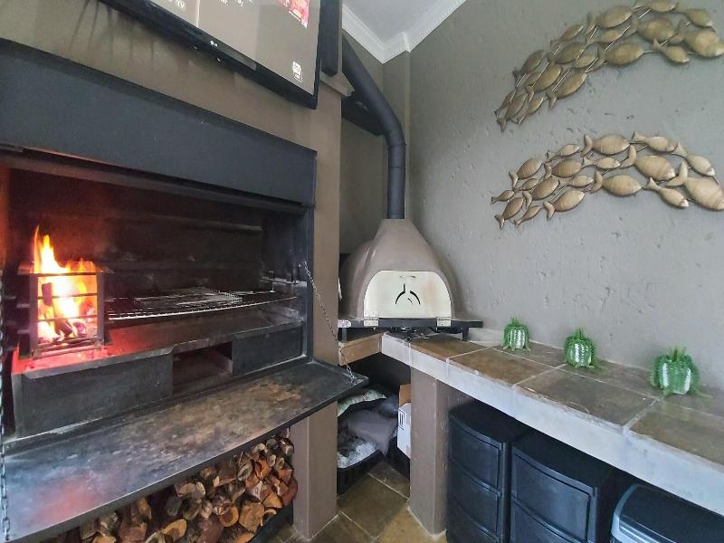 Matumi Golf Lodge image