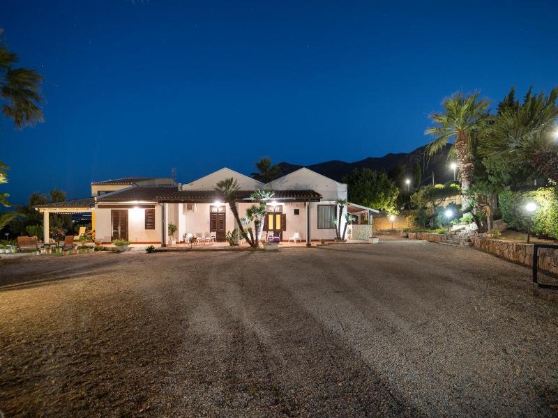 B&B Kore image