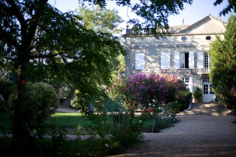Château Latour Segur Suites & Spa image